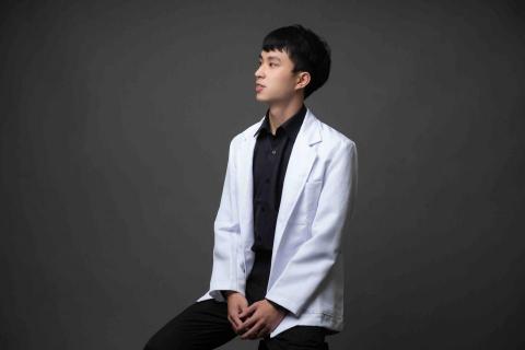 提供北投高中服務的專家Tang