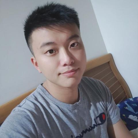 提供灌冷媒服務的專家黃家和