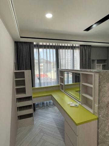 立禾川室內裝修 - 智能鏡搭配L型化妝櫃