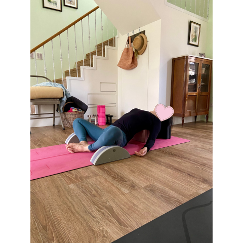 MindfulFlow Space 息之間 - 客製私人一對一到府 
1. 身心減壓：以神經系統與筋膜系統為基底，透過動態伸展、呼吸、身心動作與正念練習 調節自律神經系統 & 呼吸效能。

2. 身體功能訓練：以運動科學與筋膜系統為基底，透過 皮拉提斯、流動瑜伽、徒手訓練，提升身體感知力、肌耐力、活動度與穩定度。