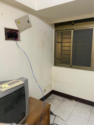 辰藝工程行 - 施工前兩面很多水