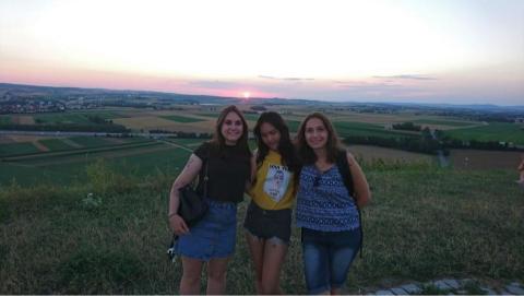 梁若喬-Dahlia老師專業英文💪🏻🤍 - 於德國交流期間擔任學生經理