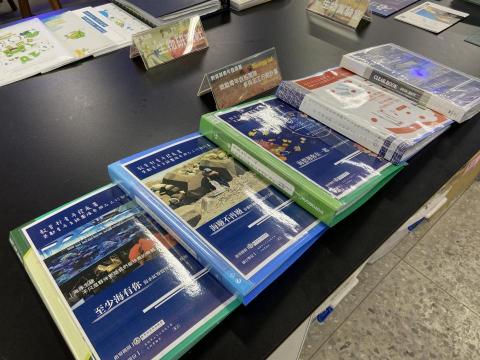 郭育秀 - 教育部青年發展署獎勵青年自組團隊參與志工行動計畫
負責內容:活動發想、企劃書撰寫、申請提案、志工招募、文宣設計與印刷、合作單位洽詢、結案報告撰寫等 郭育秀 - 教育部青年發展署獎勵青年自組團隊參與志工行動計畫
負責內容:活動發想、企劃書撰寫、申請提案、志工招募、文宣設計與印刷、合作單位洽詢、結案報告撰寫等