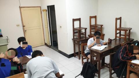 Ian Huang 黃耆紘 - 高雄市某私立中學國二學生 實體授課