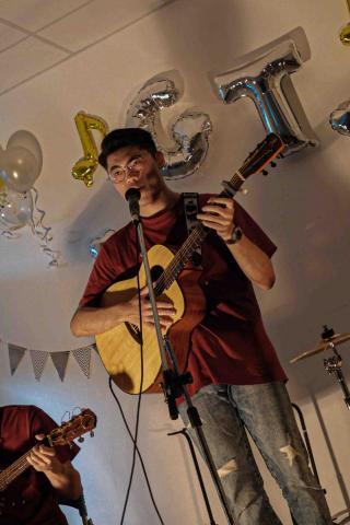 提供烏克麗麗服務的專家吳庭禮