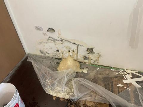 皇錦有限公司 - 汐止福德一路牆面局部抓漏 皇錦有限公司 - 汐止福德一路牆面局部抓漏