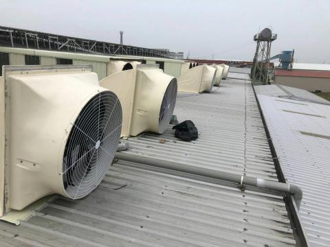 東悦通風設備有限公司 - 屋頂基座安裝負壓風扇