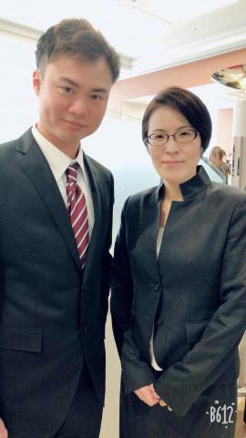 黃鴻龍 - 日本語学校の先生