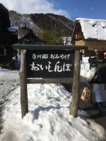 黃鴻龍 - 一人で旅行の計画を立って、チケットを予約してあちこち走り回ったこともあった