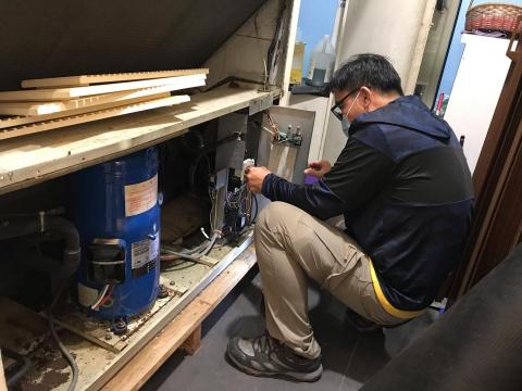 湧安鋼電工程行 -  修冷氣器 湧安鋼電工程行 -  修冷氣器