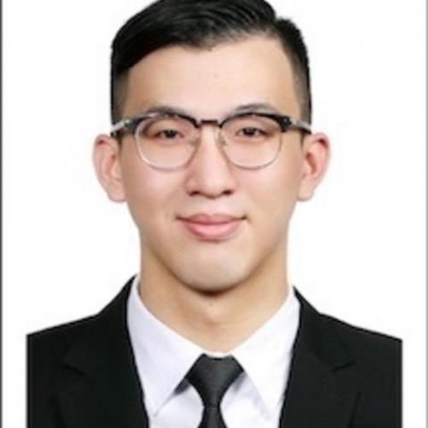 提供2049國泰服務的專家黃烱軍