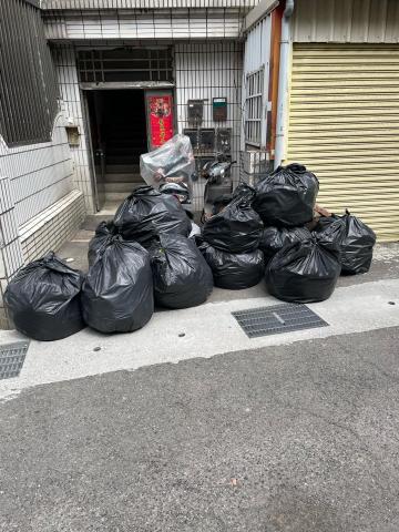 亮璇 - 家庭廢棄物打包處理 亮璇 - 家庭廢棄物打包處理