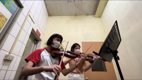 雅聲音樂 - 與學生二重奏練習，讓學生學習如何重奏～