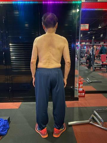 晶晶教練 - 七十幾歲脊椎側彎的阿公來訓練?? 晶晶教練 - 七十幾歲脊椎側彎的阿公來訓練??