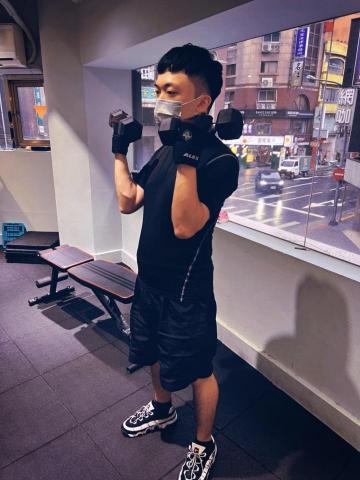 提供211減重服務的專家Elvis.減重領導員