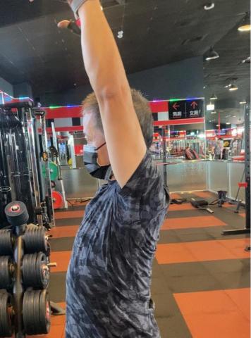 晶晶教練 - 肩關節活動度調整前 晶晶教練 - 肩關節活動度調整前