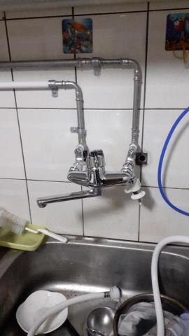 中港水電修繕 - 冷熱水管改明管1