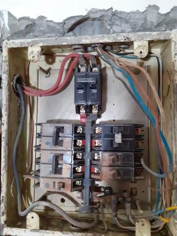 中港水電修繕 - 老舊開關箱不符合現代使用（拆）1