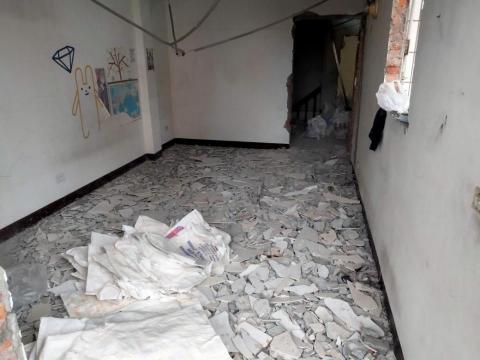 馮柄瑞 - 台中1-3樓地板見底