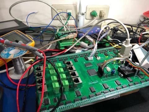 張錦松 - 8軸控制系統