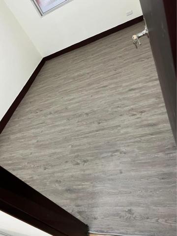 加雲塑膠地板工程 - ?淺色木紋 亮度提升