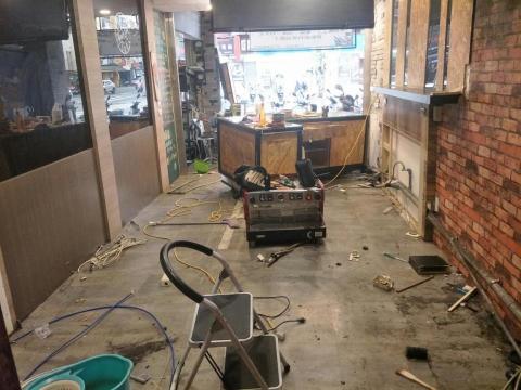 鴻升工程 - 建國二路飲料店拆除工程 鴻升工程 - 建國二路飲料店拆除工程