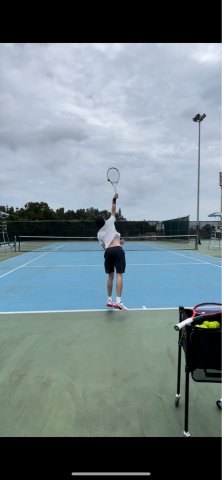 AllDay Tennis - 幫學生調整後的發球動作