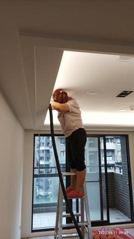 樣彩清潔 - 裝潢後細部清潔照明吸塵