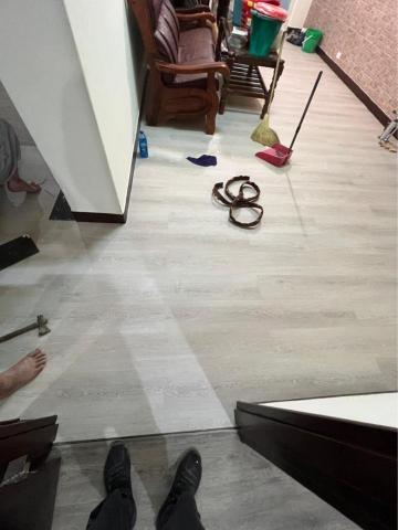 加雲塑膠地板工程 - ?淺色木紋 亮度提升