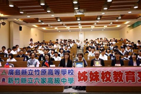 Satoshi先生【日本語老師.服裝設計師】 - 與日本高校交流時擔任口譯