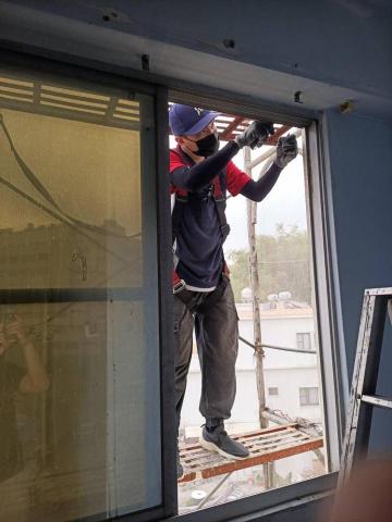 阜館企業行 - 去除舊矽利康