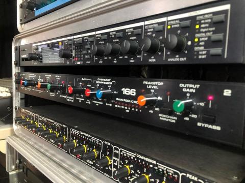 TMT Studio - TC finalizer 96k、dbx166、Drawmer DL441