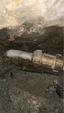 家庭水電 - 熱水管漏水