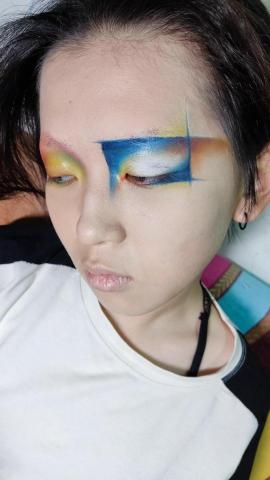 Kira - 創意彩妝設計