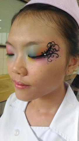 Kira - 創意彩妝設計