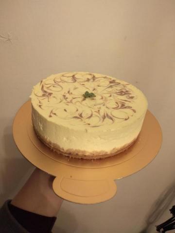 Kira - 原味重磅乳酪蛋糕（也有百香果、藍莓口味，成分單純、天然，客製甜味）