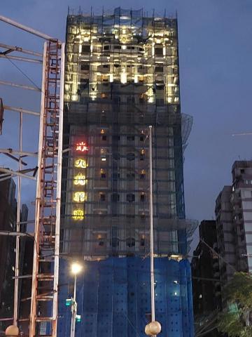 温丰銘 - 龜山工地，景觀燈安裝完成，測試