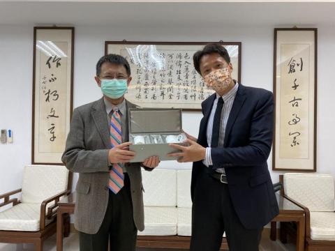 高宏文律師/磐亞法律事務所 - 拜訪東吳大學校長潘維大老師