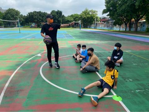 沈世鴻 - 教學校社團