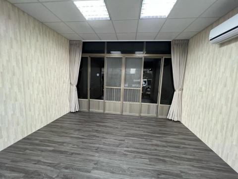 富築室內設計 地板/壁紙/窗簾 - 