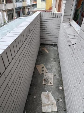 騰達工程 - 陽台二丁掛施作完成