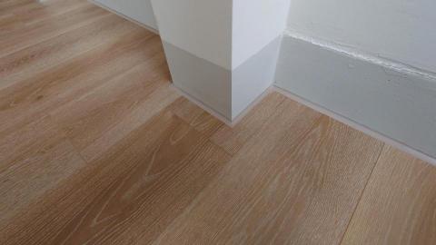 泉植木地板工作室 - 超耐磨木地板 矽利康收邊