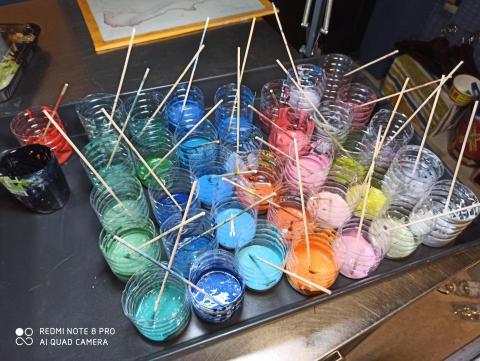 小恆星 - 用五色原色調製版畫顏料
版畫顏料只有五色,其他色系需自行調製
色感有一定程度 小恆星 - 用五色原色調製版畫顏料
版畫顏料只有五色,其他色系需自行調製
色感有一定程度