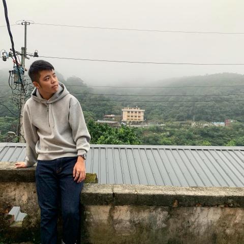 提供數學老師你來服務的專家嘪哲銘