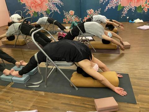 Chin.yoga - 椅子瑜珈課程 Chin.yoga - 椅子瑜珈課程