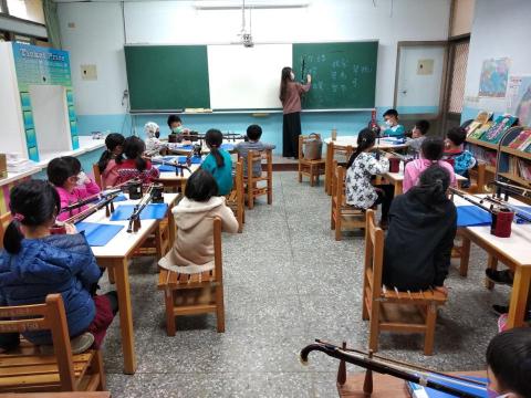 蔡芷瑜 二胡/樂理教學 - 