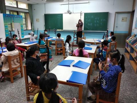 蔡芷瑜 二胡/樂理教學 - 