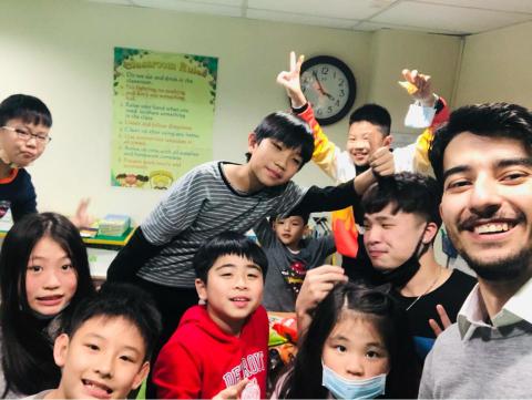 Osman Gedik - This picture is from teaching English
這個照片我教英文的時候
 Osman Gedik - This picture is from teaching English
這個照片我教英文的時候