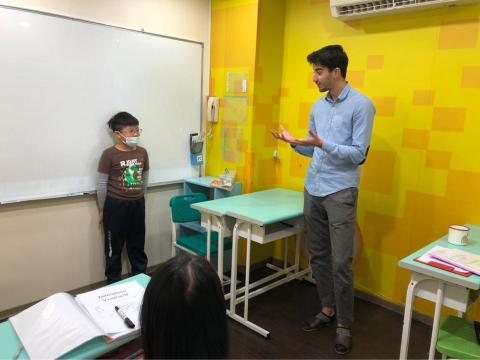 Osman Gedik - This picture is I was explaining something to my student in English  Osman Gedik - This picture is I was explaining something to my student in English