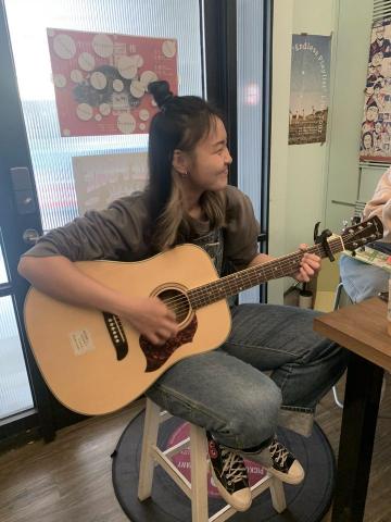 高家心 - 吉他伴奏表演